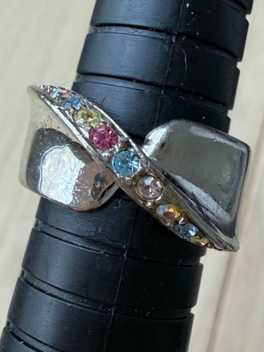 Jewels by Park Lane Ring Carnival Pastel Swarovski Crytals Rhodium Plated Sz 8